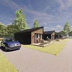 Royalty Maples Motel & Cottages