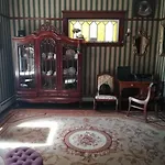 Colonial Charm Inn
