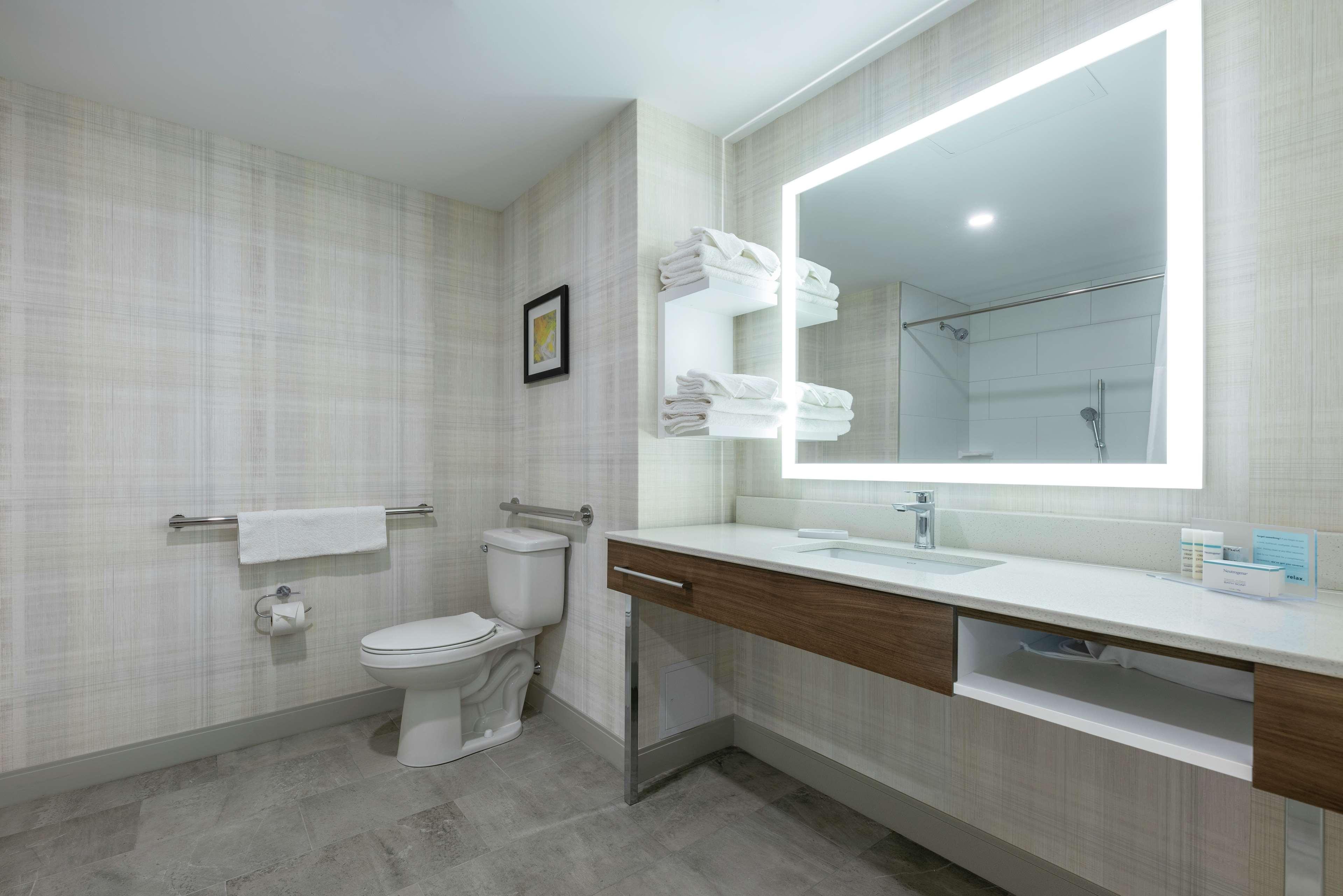 Hotel Hampton & 3*