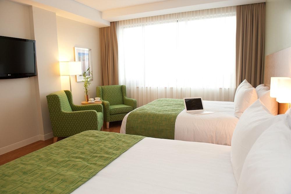 Hotel The Holman Grand 4*