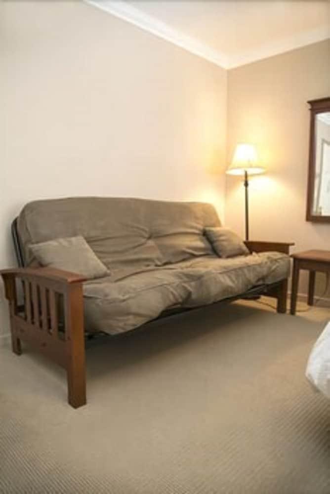 Sonata Inn