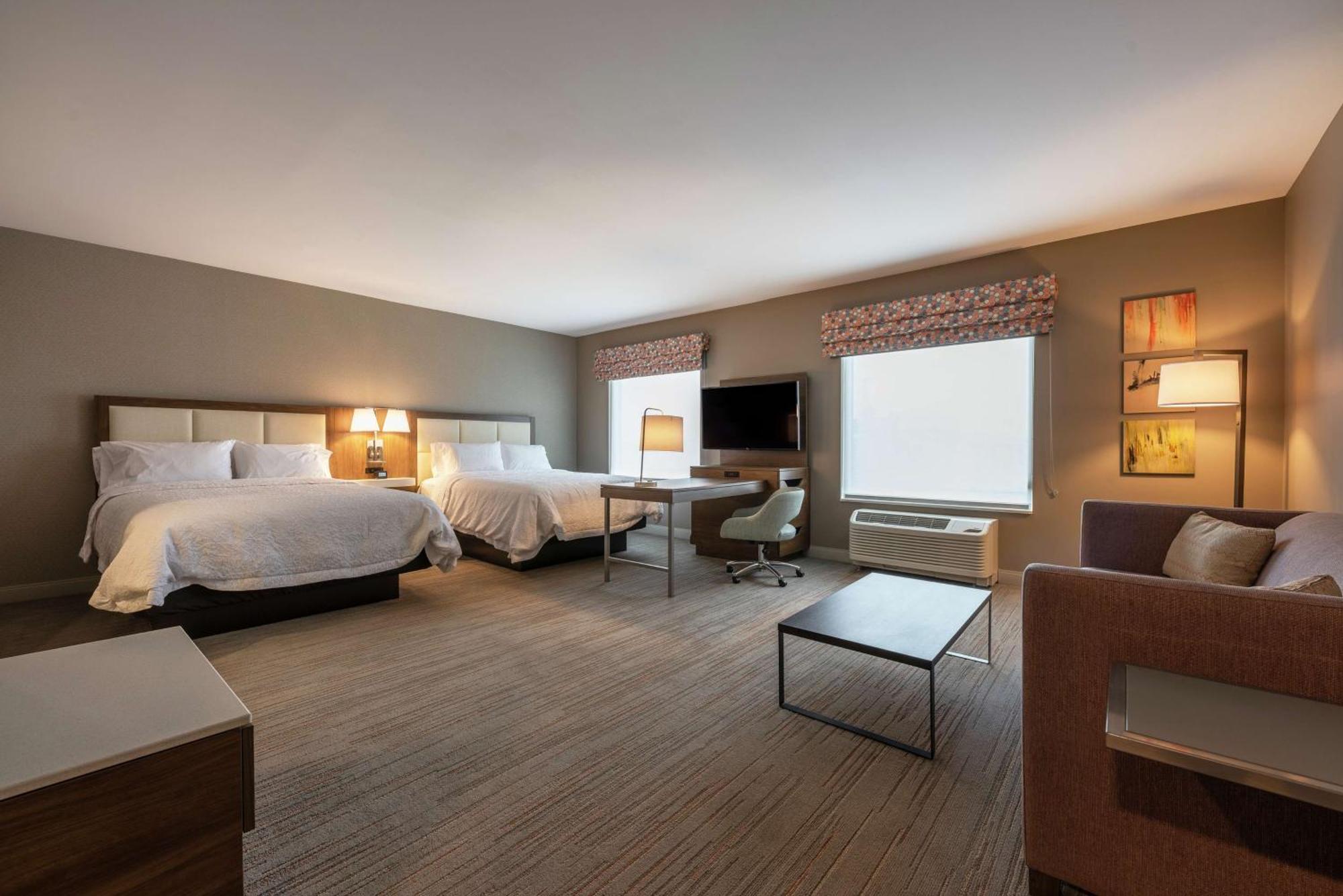 Hotel Hampton &