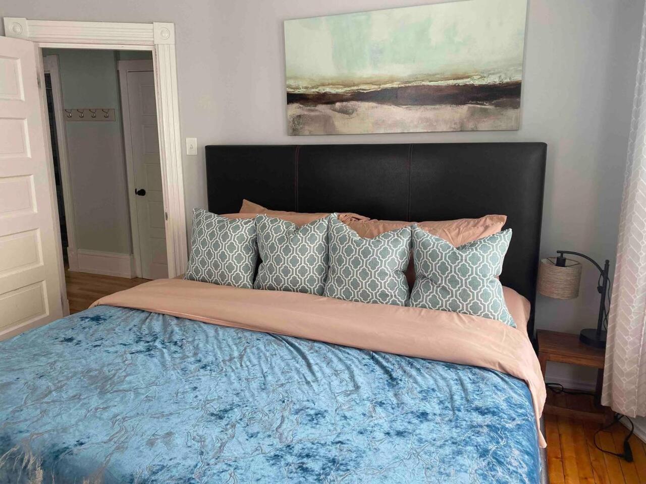 86b King Bed - Steps To Victoria Row Holiday home *