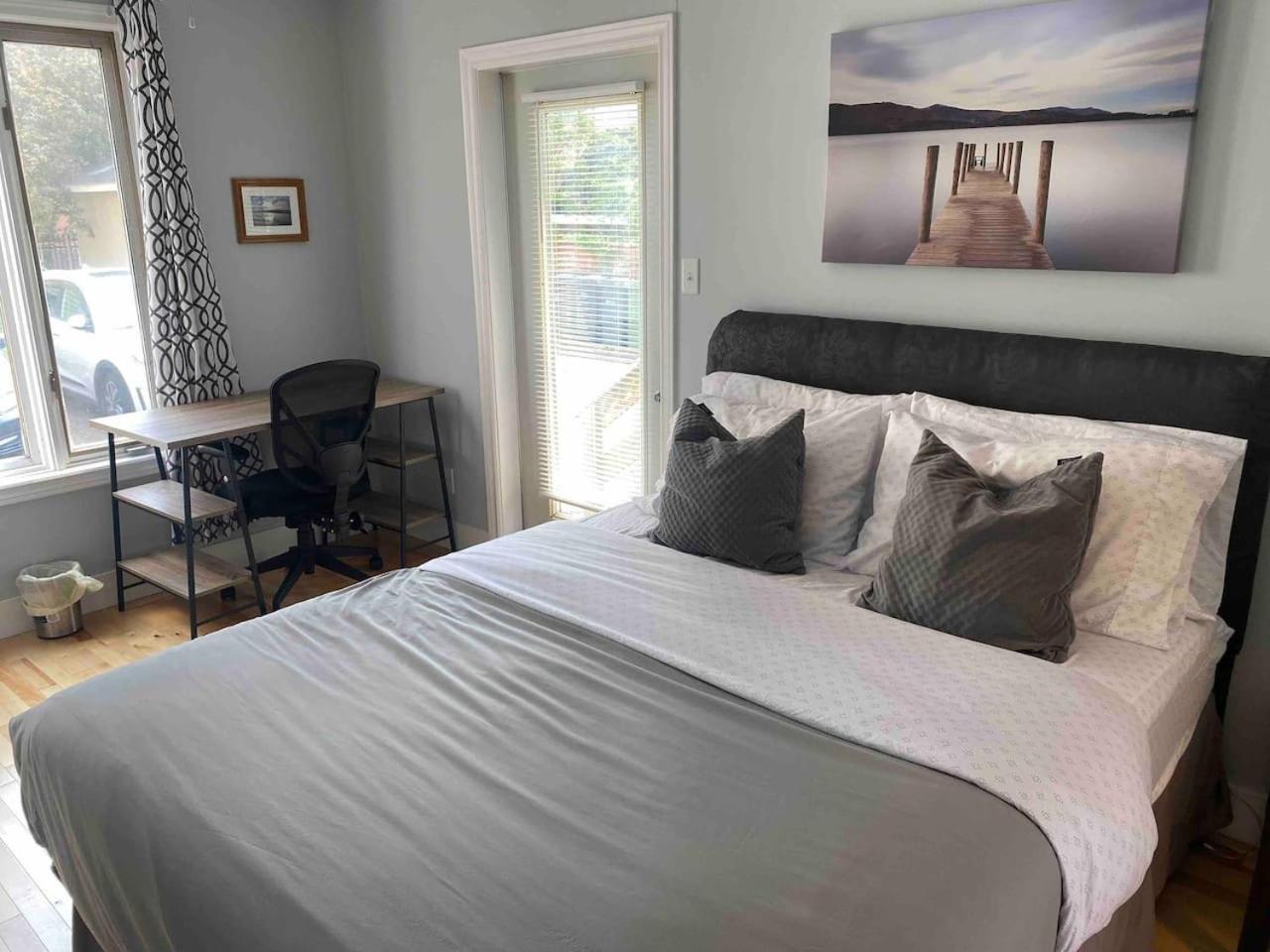 86a King Bed 2bd 3bt On Queen St. Downtown Holiday home *