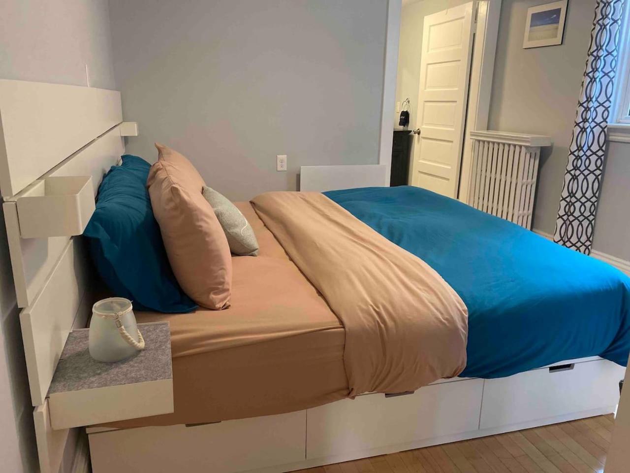 86a King Bed 2bd 3bt On Queen St. Downtown