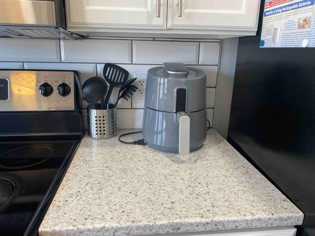 Holiday home 86a King Bed 2bd 3bt On Queen St. Downtown *