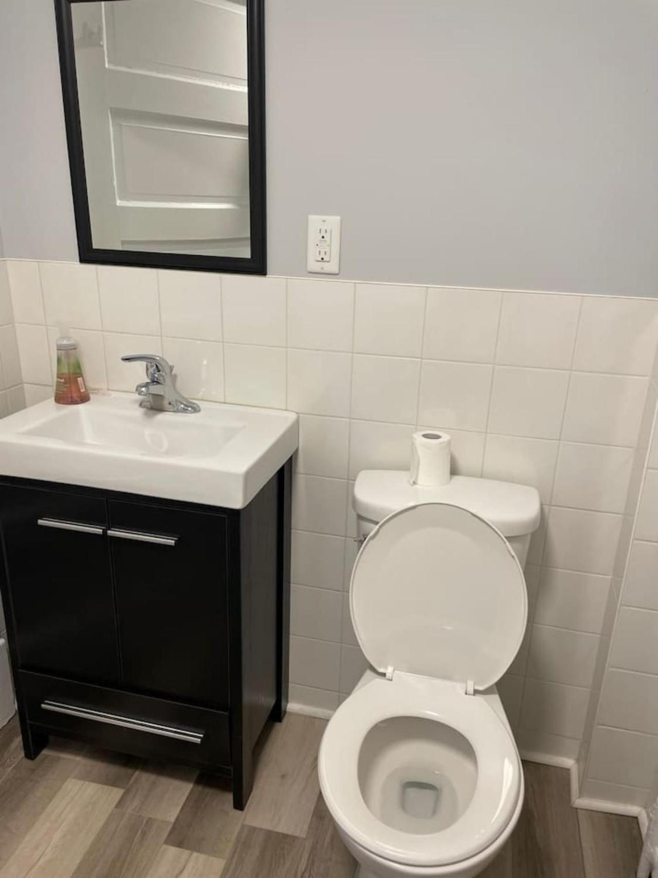 Holiday home 86a King Bed 2bd 3bt On Queen St. Downtown *