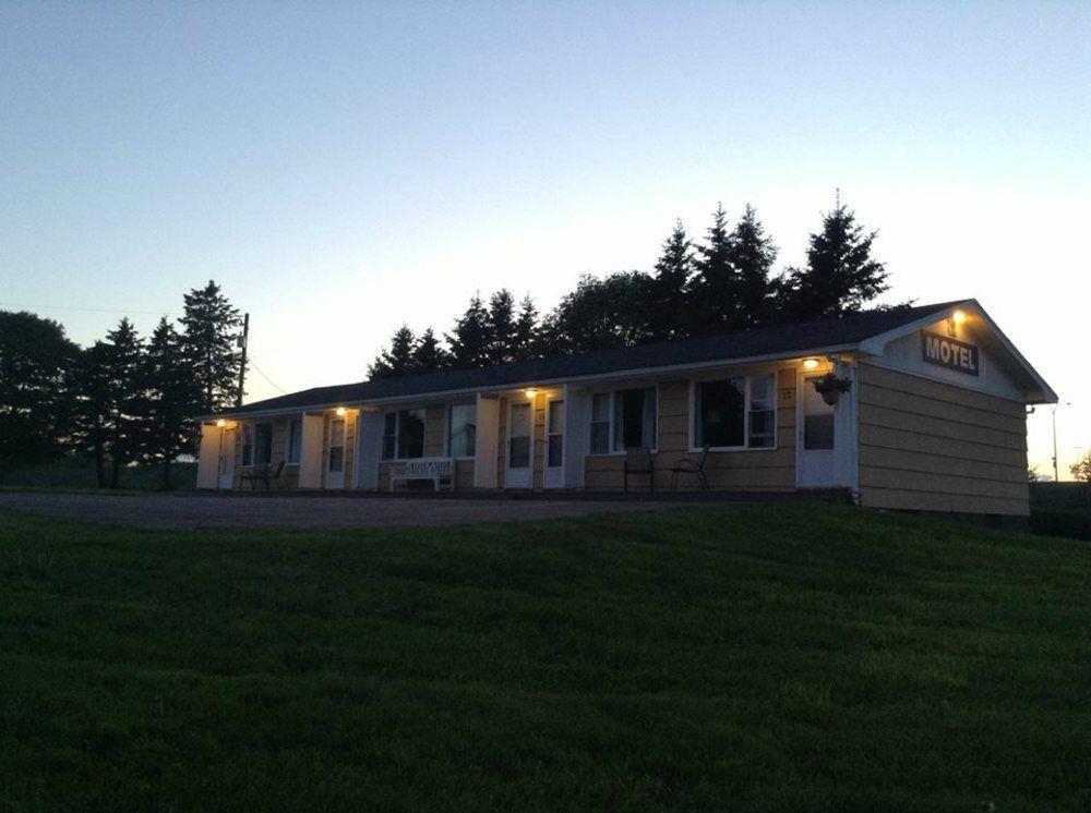 Royalty Maples Motel & Cottages 2*