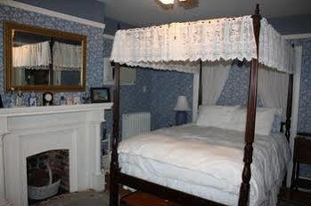 Charlotte's Rose Bed & Breakfast