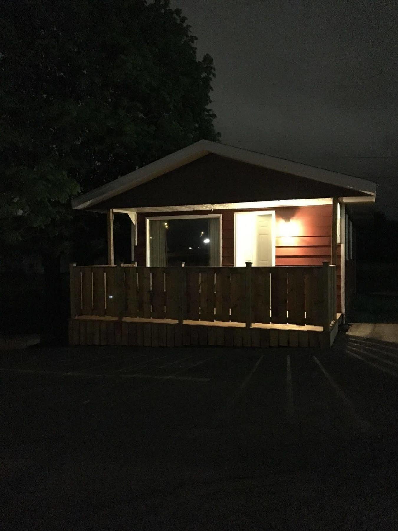 Royalty Maples Motel & Cottages Motel 2*