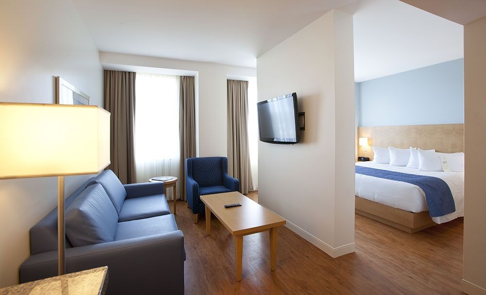 The Holman Grand 4*